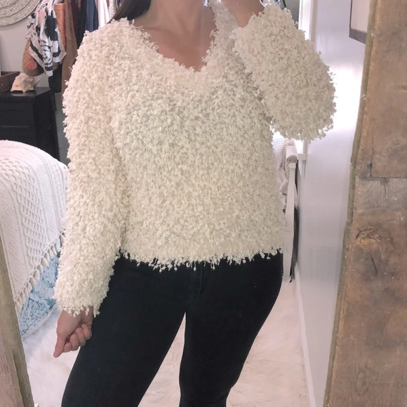 Mine size small ivory shaggy boho crop sweater - Picture 1 of 5